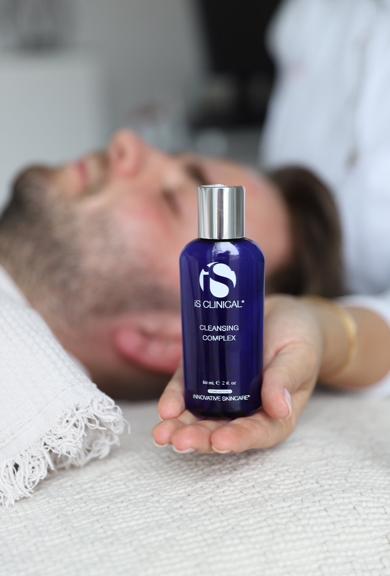 CLEANSING COMPLEX - Hauterneuernd, gegen Unreinheiten, porentief reinigend