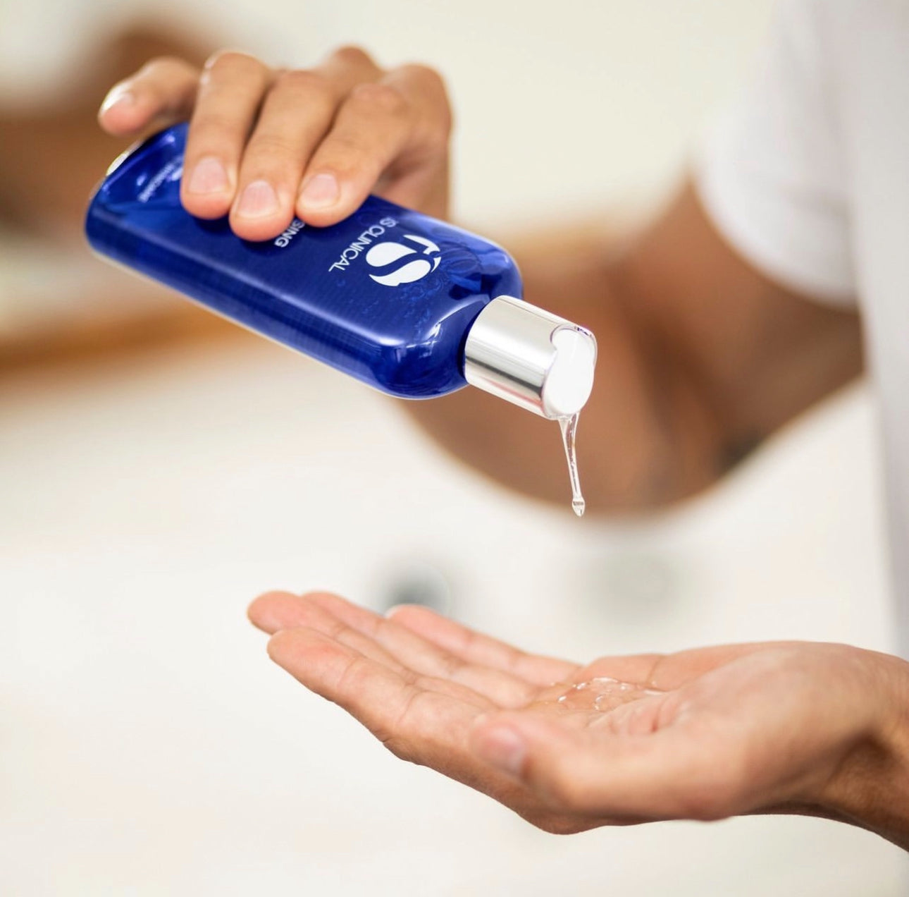 CLEANSING COMPLEX - Hauterneuernd, gegen Unreinheiten, porentief reinigend